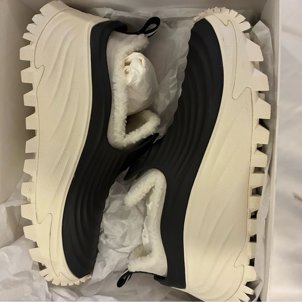 Moncler Black and White Acqua Boots - Picture 10 of 11